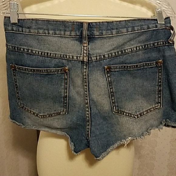 Free people shorts in perfect condition - Picture 2 of 4